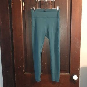 Size 6 Lululemon capri leggings